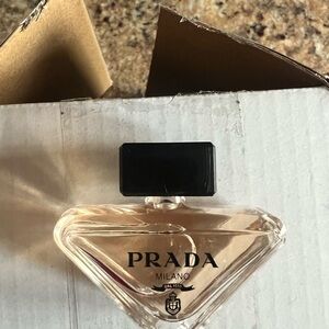 Prada Paradoxe Perfume